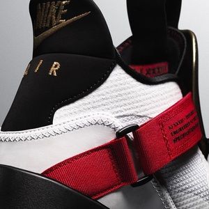 Nike Shoes - Nike Air Jordan 33 deadstock 9.5 Nike Shoes - Nike Air Jordan 33 deadstock 9.5